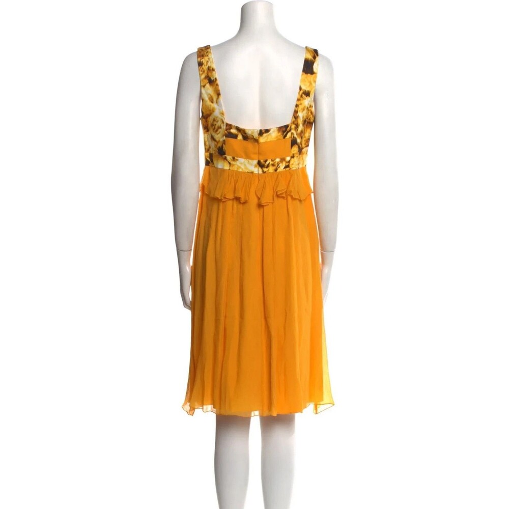 RUNWAY. Carolina Herrera Knee-Length Dress Size: 6 mustard yellow - Picture 10 of 16